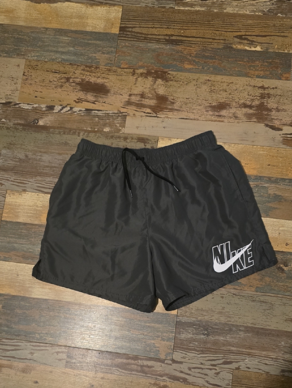 Nike Women's Large Shorts Woven Shorts Black‎